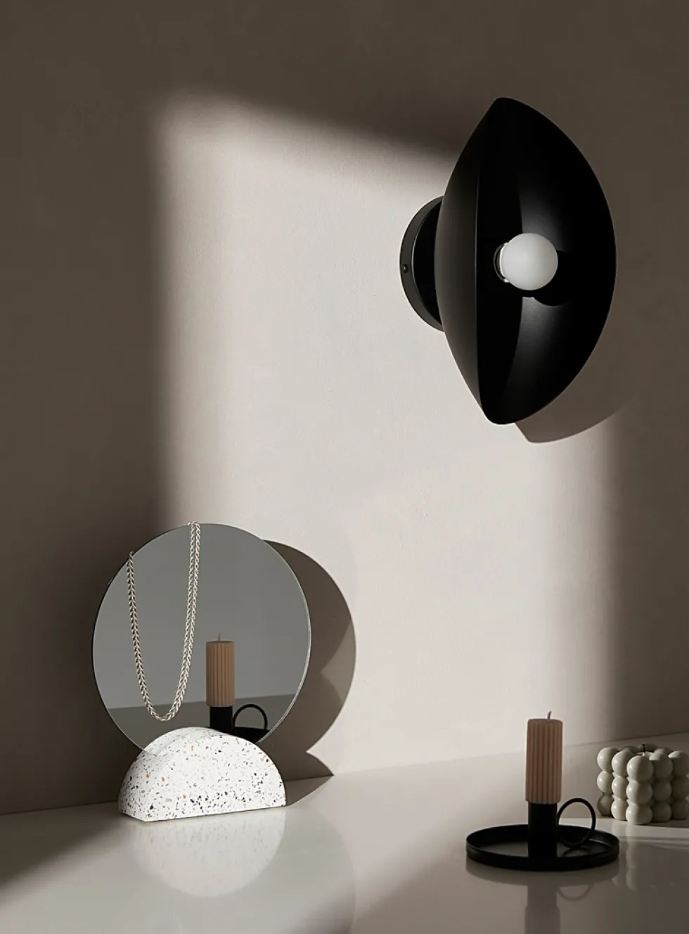 Coquelicot light fixture