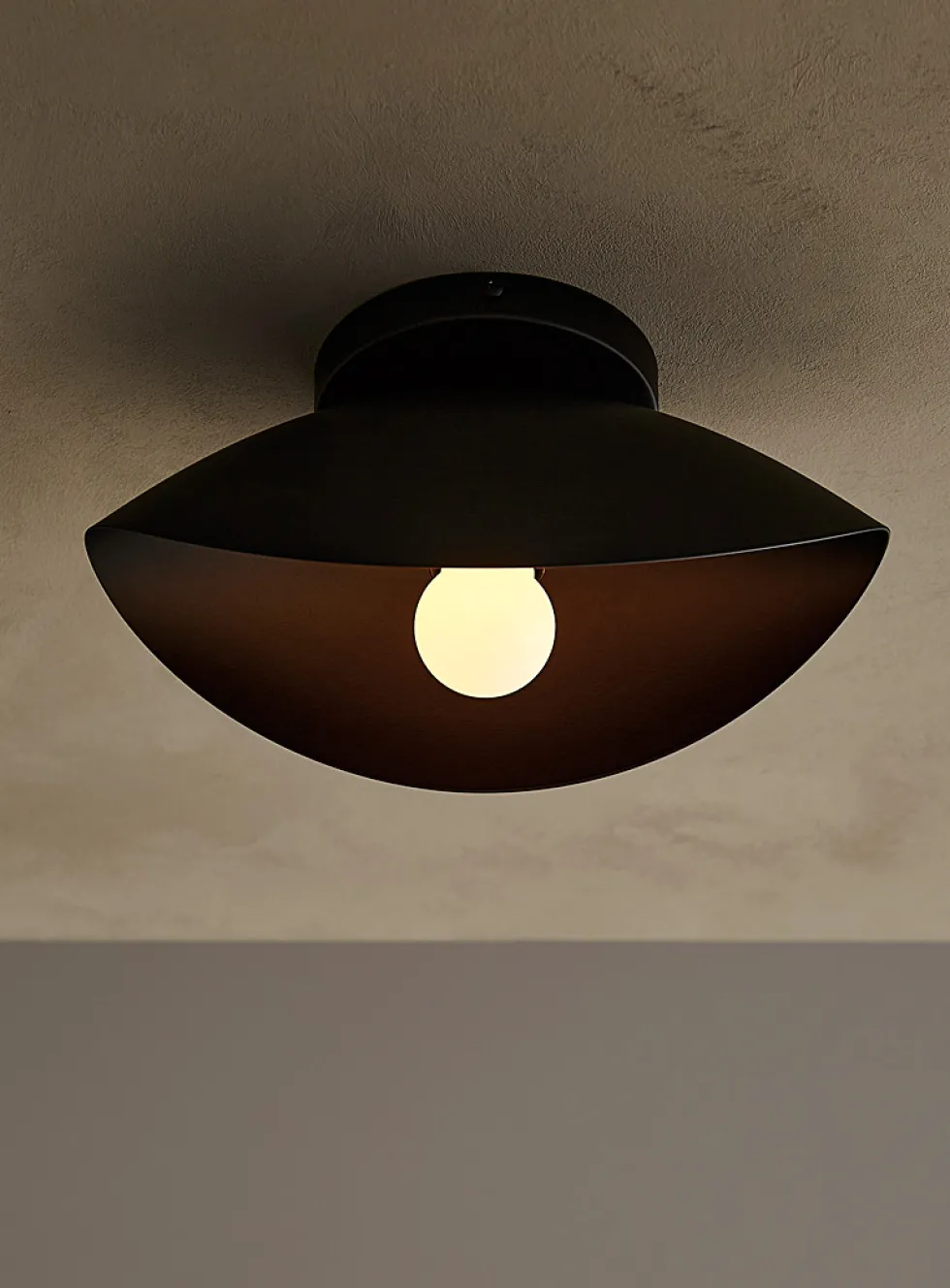 Coquelicot light fixture