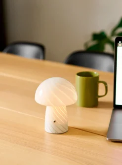 Cordless mushroom table lamp