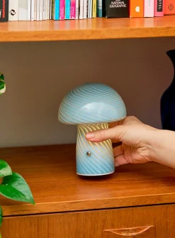 Cordless mushroom table lamp