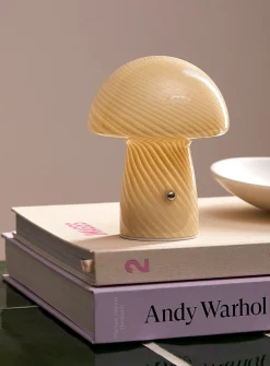 Cordless mushroom table lamp