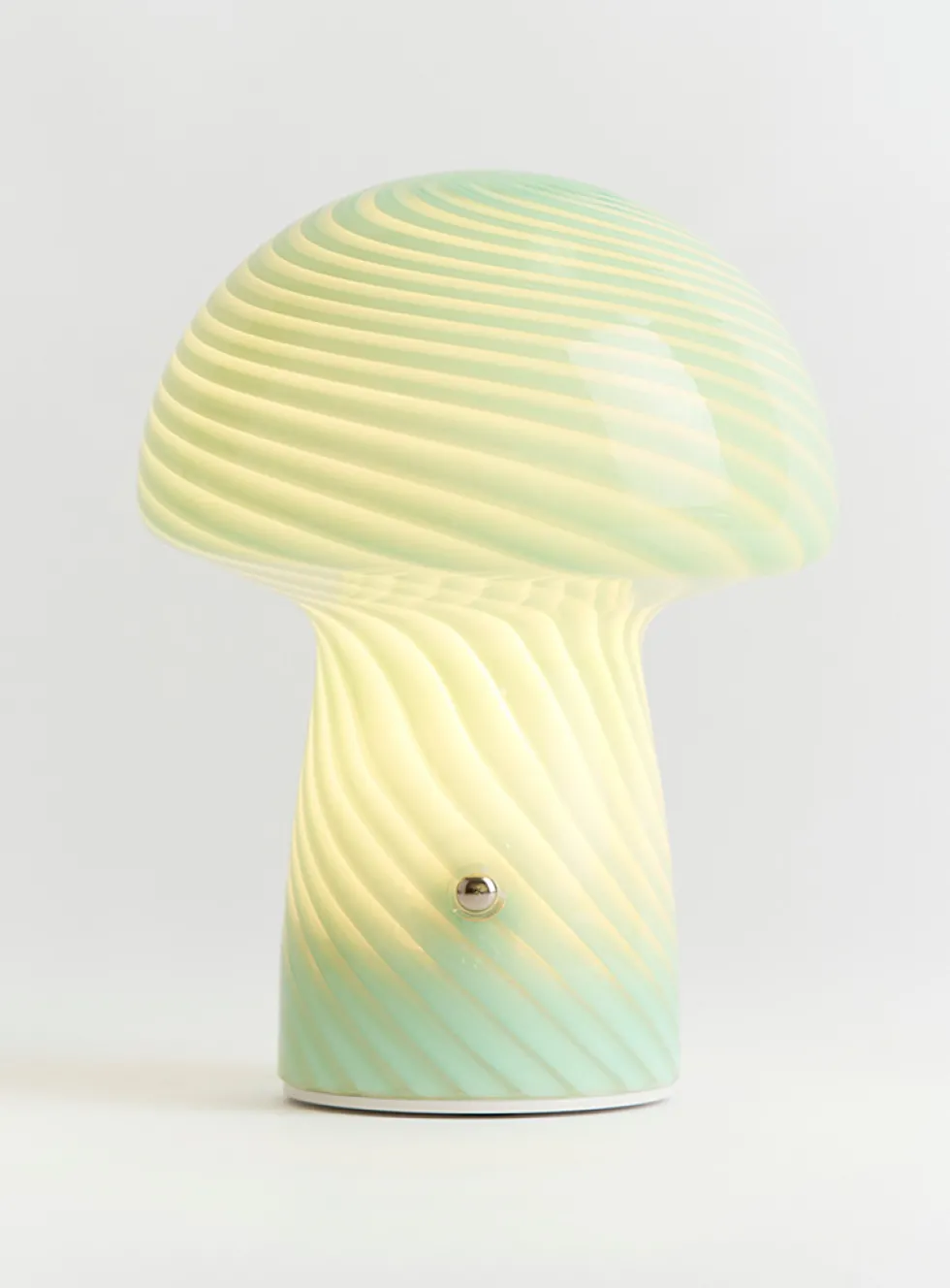 Cordless mushroom table lamp
