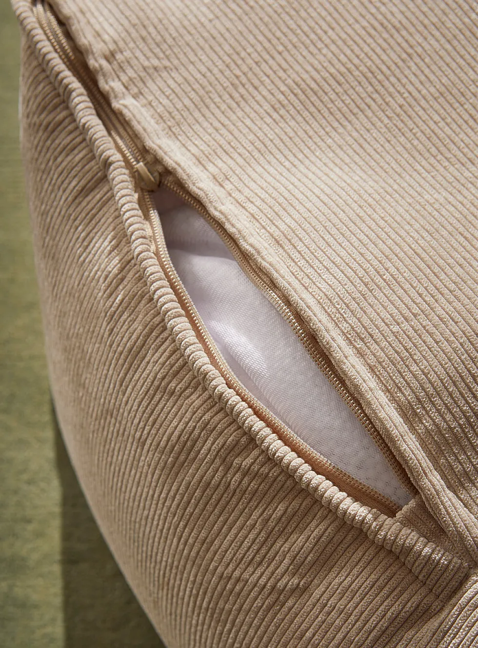 Corduroy square pouf