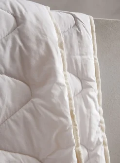 Cotton and wool duvet