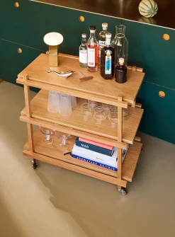 Crayon serving cart