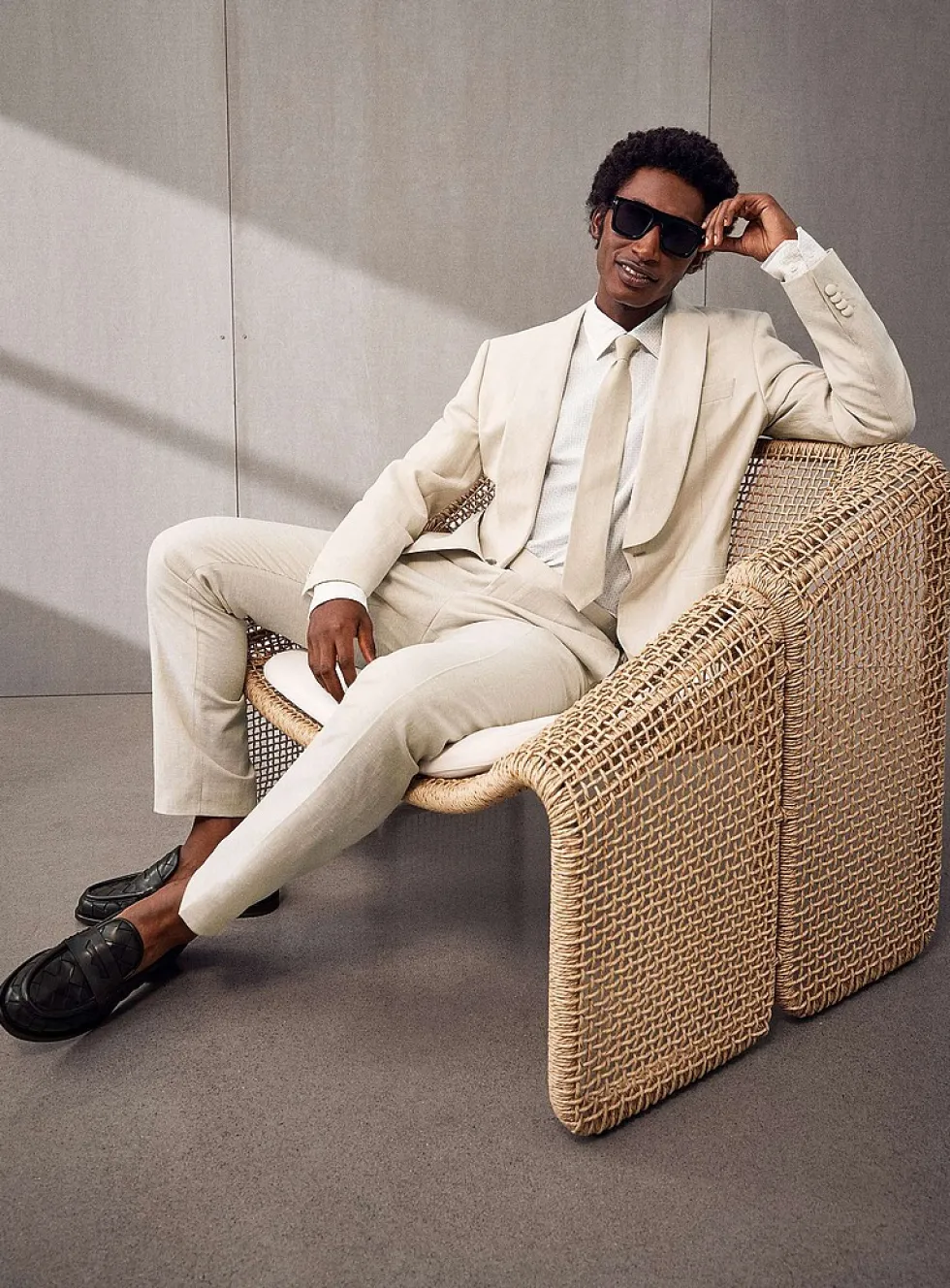 Cream-coloured shawl-collar tuxedo suit