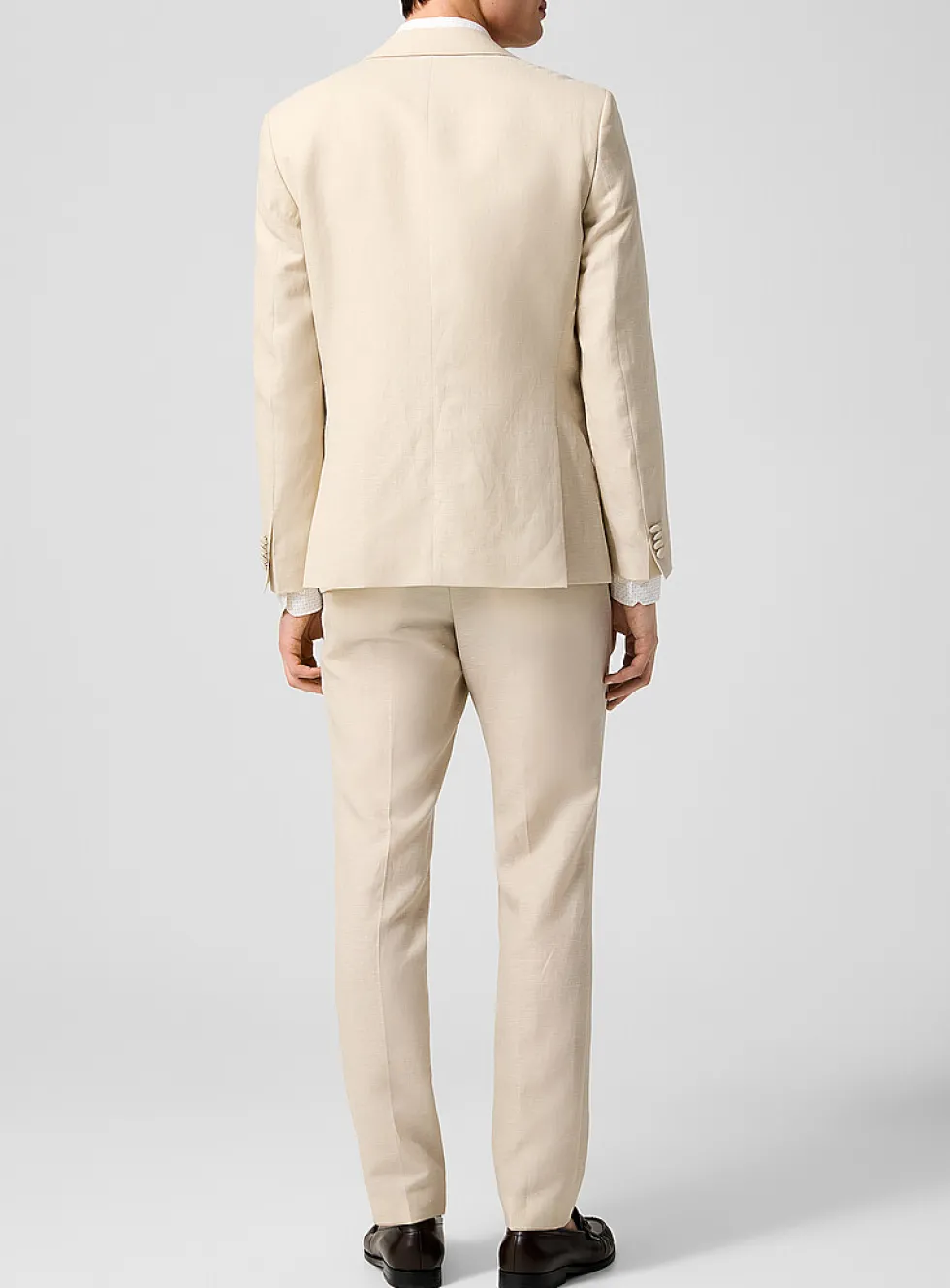 Cream-coloured shawl-collar tuxedo suit