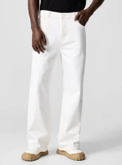 Creamy-white loose jean