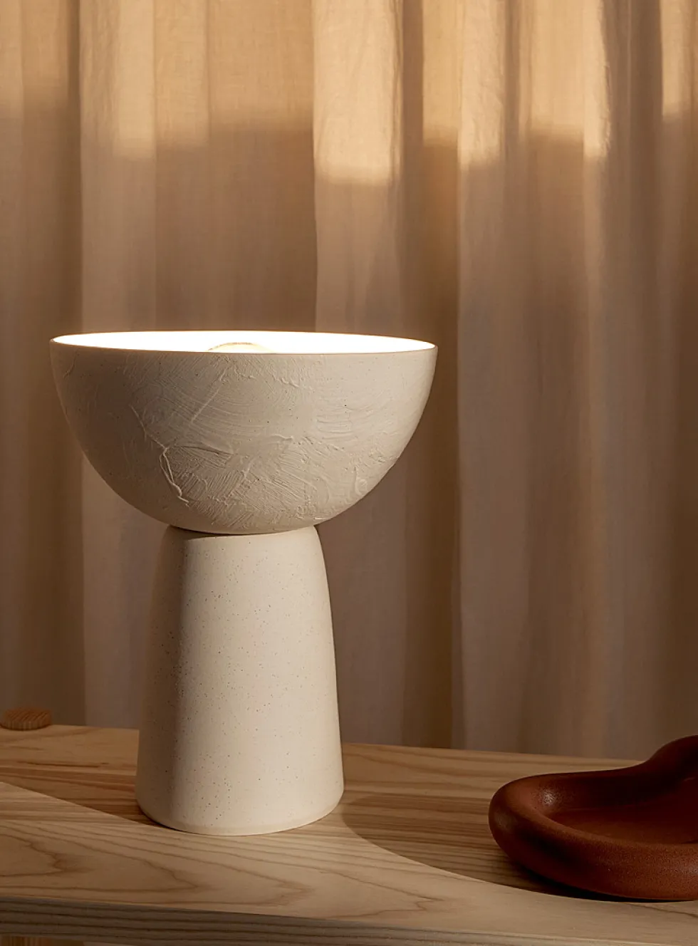 Crescent table lamp