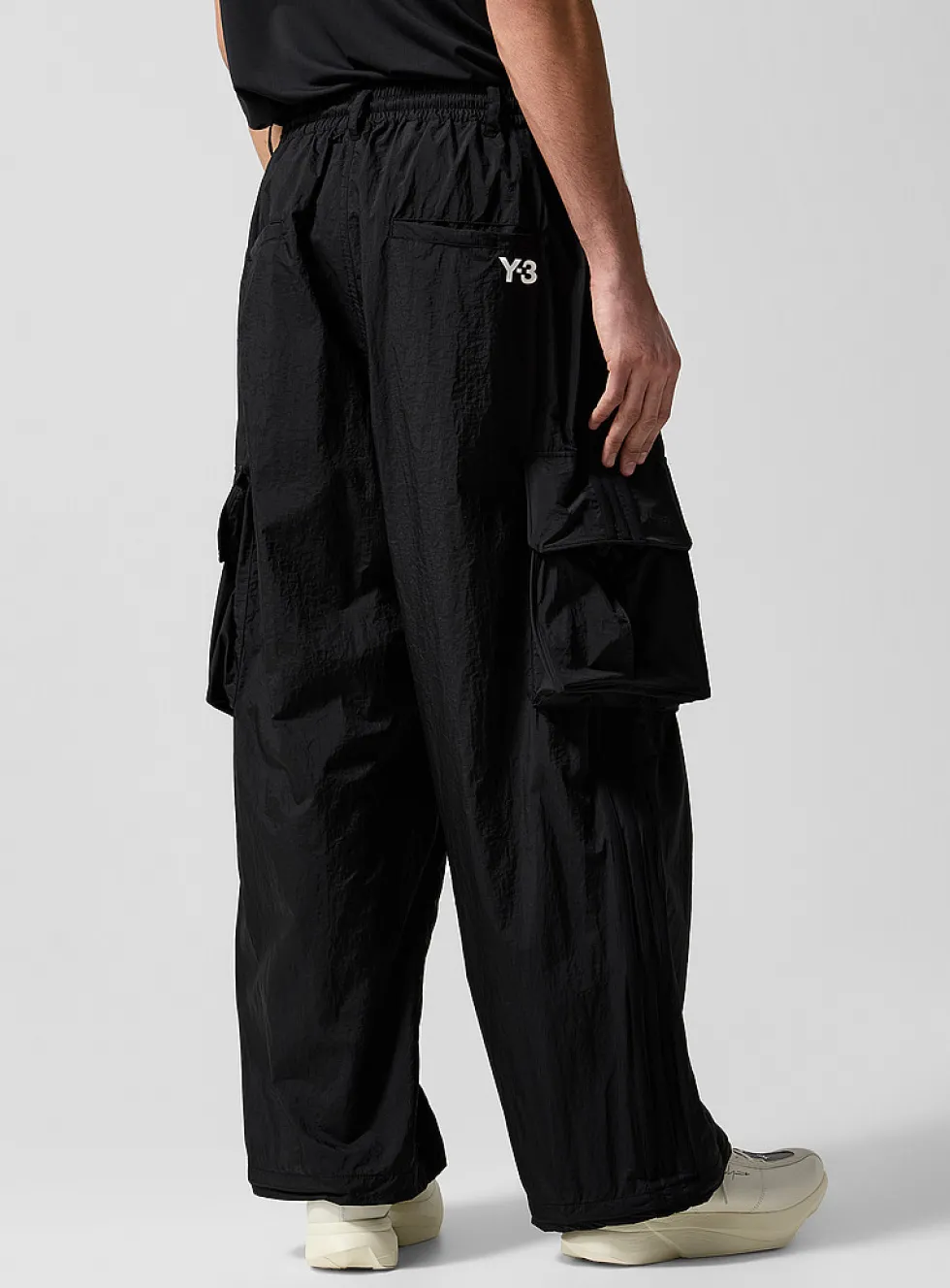 Crinkled nylon cargo track pant