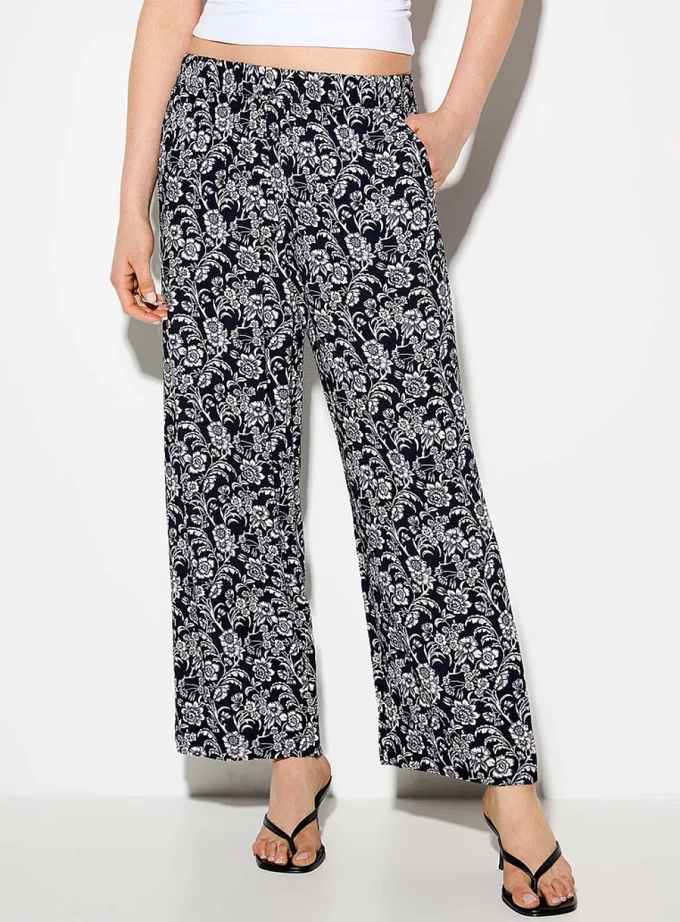 Crinkled texture cropped wide-leg pant