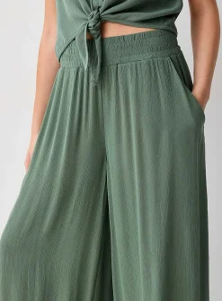 Crinkled texture flowy wide-leg pant