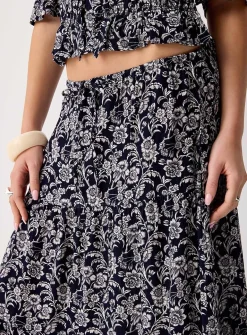 Crinkled tiered maxi skirt
