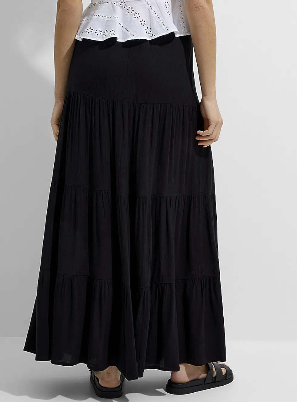 Crinkled tiered maxi skirt