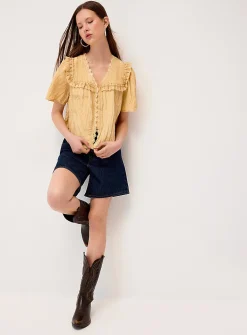 Crinkled-effect crochet details blouse
