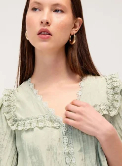 Crinkled-effect crochet details blouse
