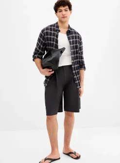 Crisp canvas pleated Bermudas