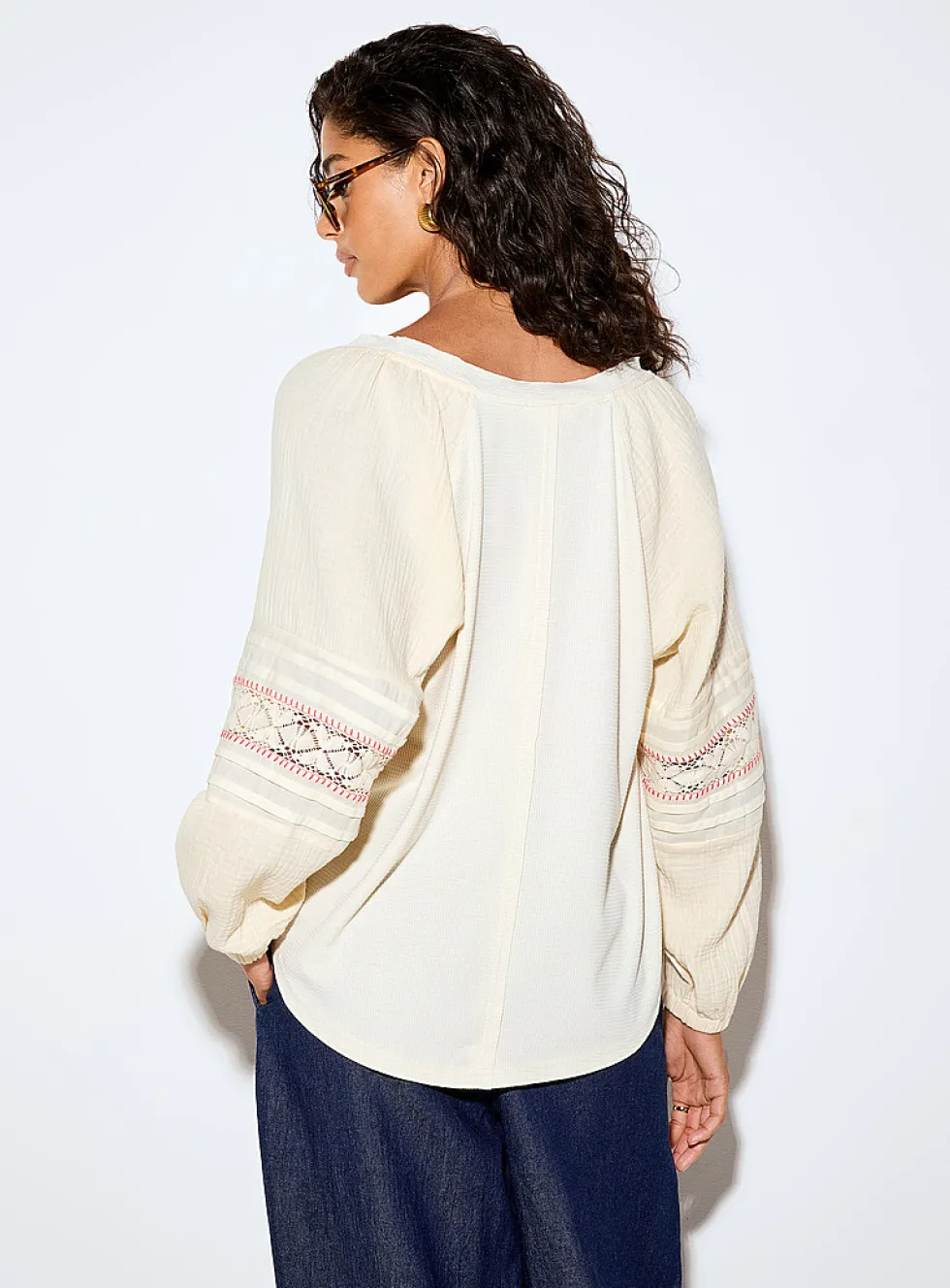Crocheted puff-sleeve dual-material T-shirt