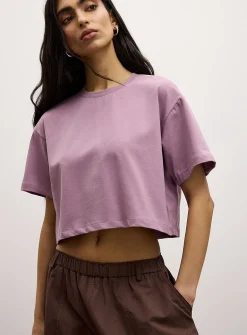 Cropped and loose T-shirt