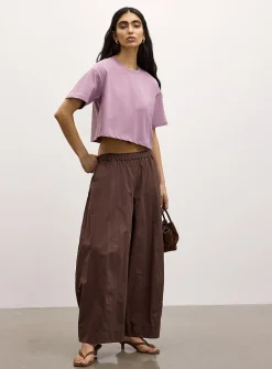 Cropped and loose T-shirt