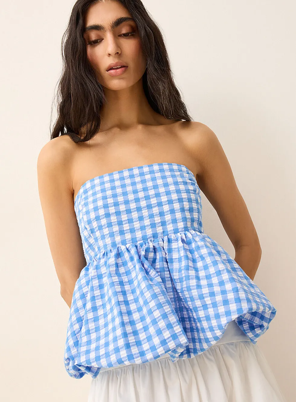 Cropped bubble-shape seersucker cami