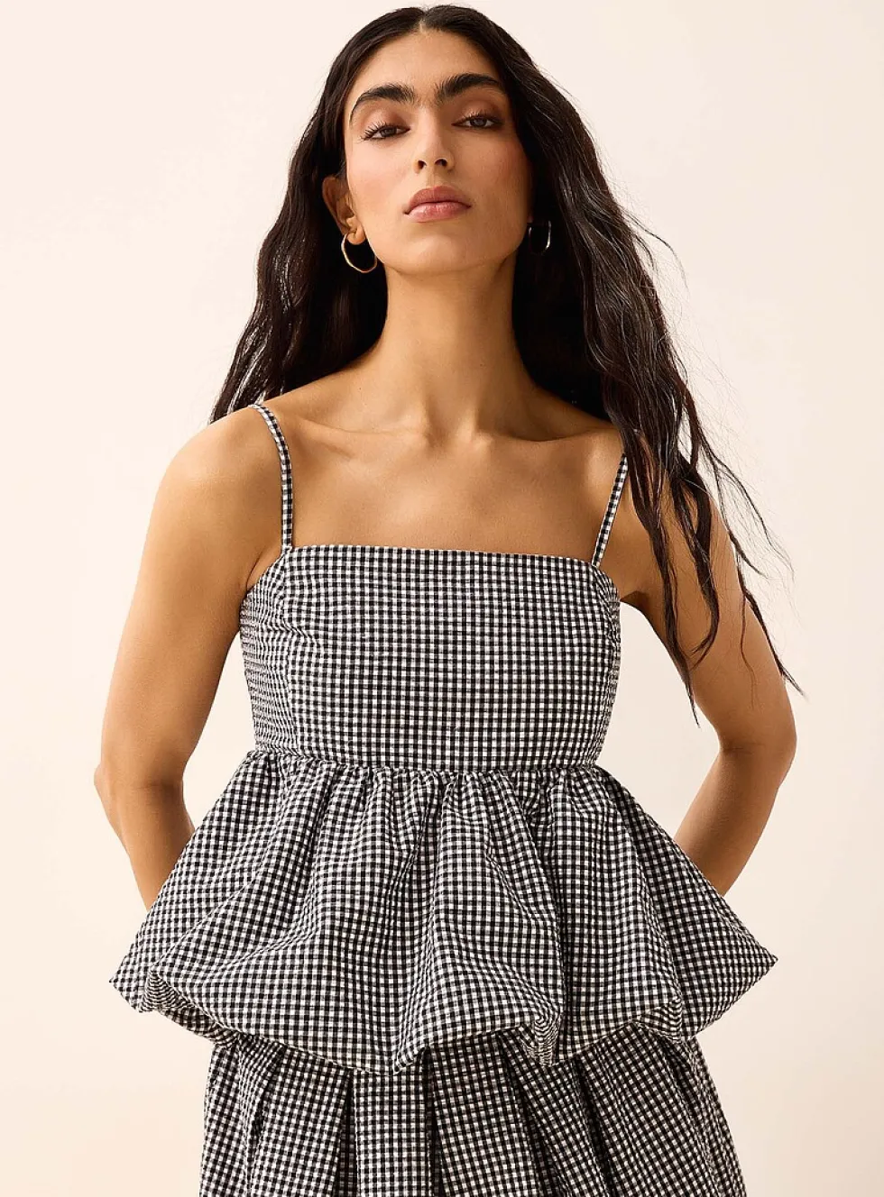 Cropped bubble-shape seersucker cami