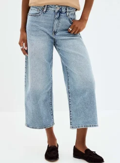 Cropped faded jean