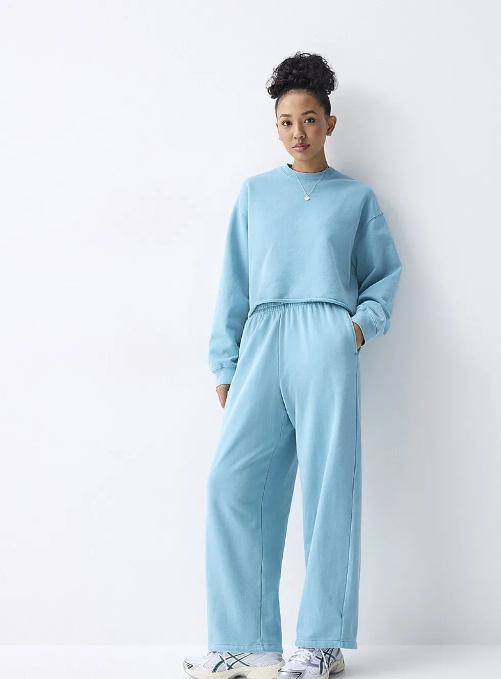Cropped fleece sweatshirt