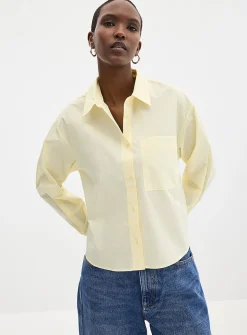 Cropped patch-pocket poplin shirt