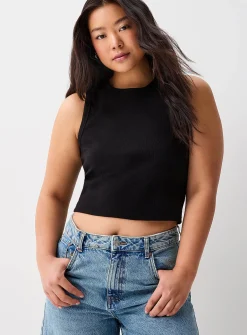 Cropped solid ribbed cami