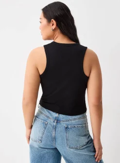 Cropped solid ribbed cami