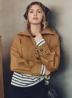 Cropped stand-collar box-pleat jacket