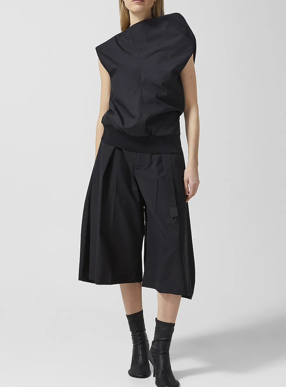 Cropped wide-leg wool pant