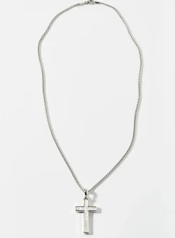 Cross pendant necklace