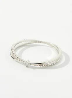 Crossed ring