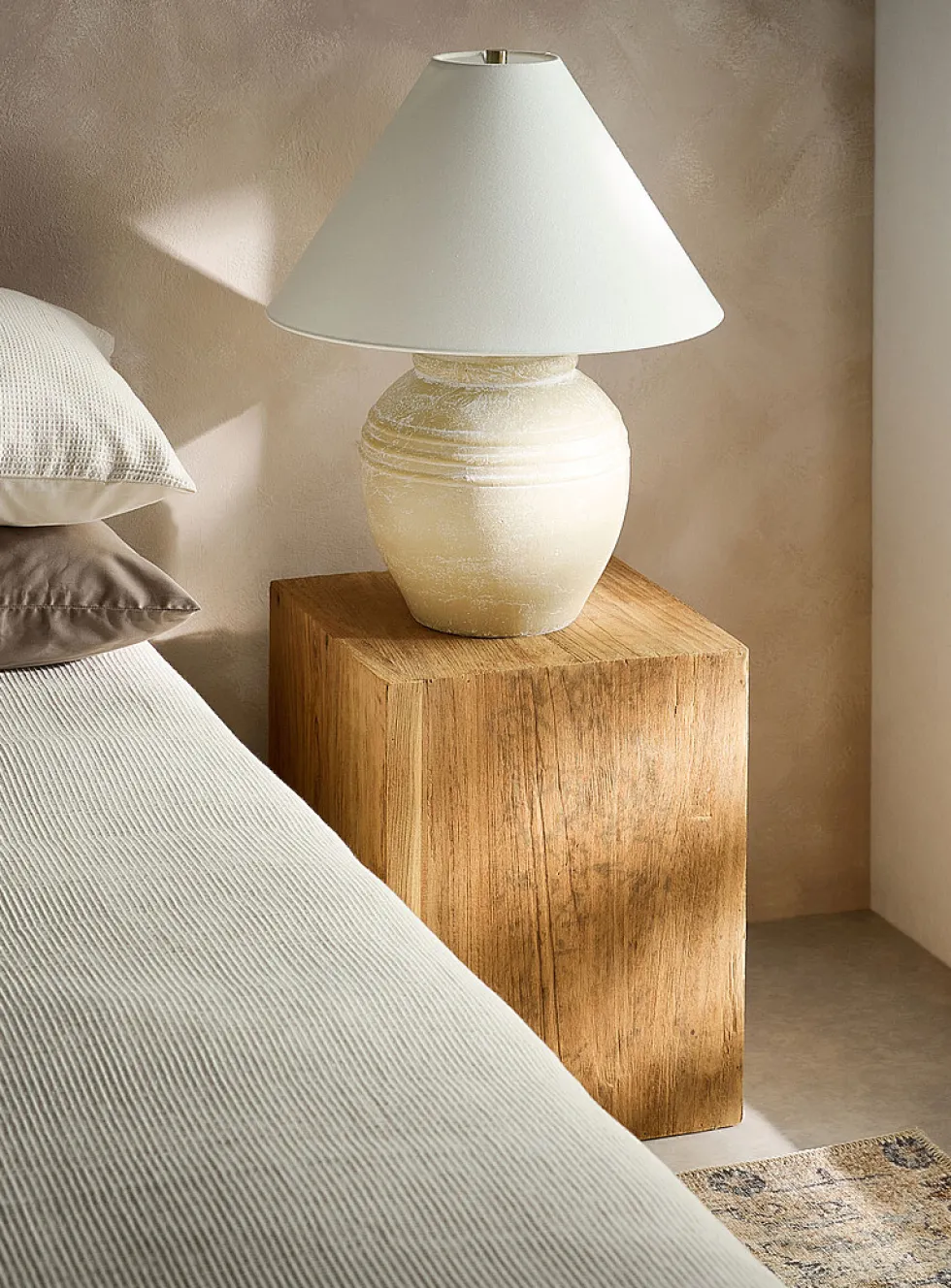 Cubicule Bali teak wood side table