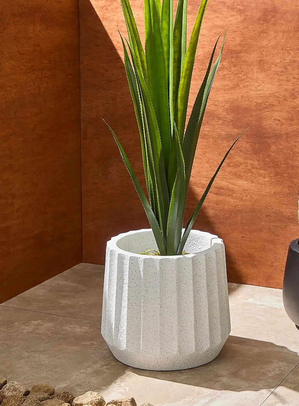 Cupcake pleated-effect indoor/outdoor planter