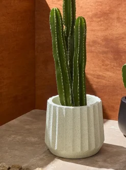 Cupcake pleated-effect indoor/outdoor planter
