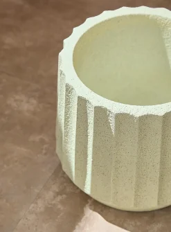 Cupcake pleated-effect indoor/outdoor planter