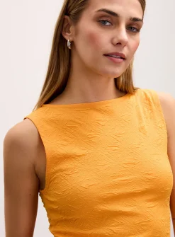 3D texture boat-neck cropped cami