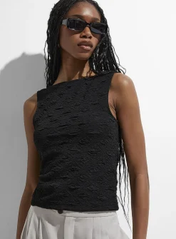 3D texture boat-neck cropped cami