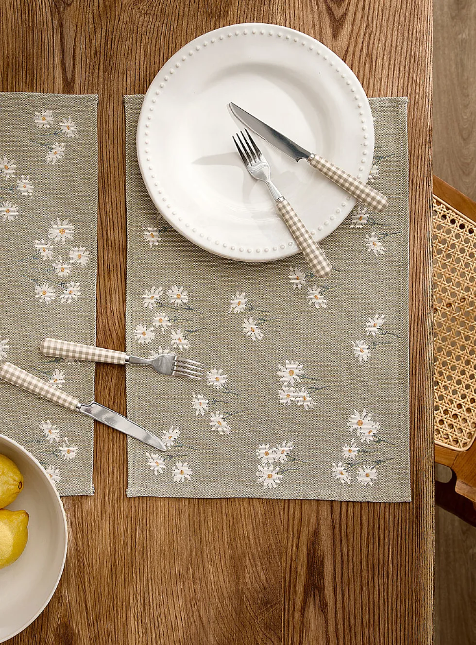 Daisy tapestry placemats