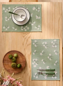 Daisy tapestry placemats
