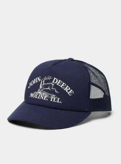 Deer illustration trucker cap
