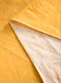 Delicate flowers vinyl tablecloth