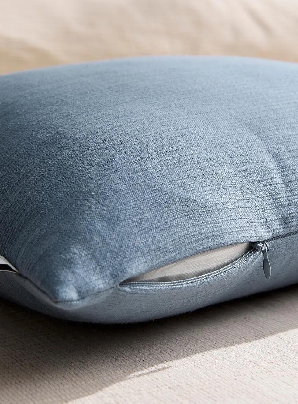 Delicately textured removable cover cushion