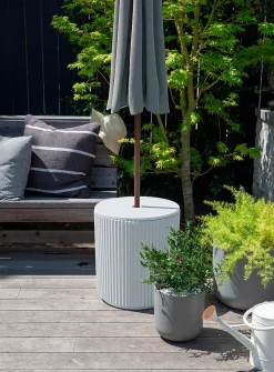 Demi grooved umbrella side table