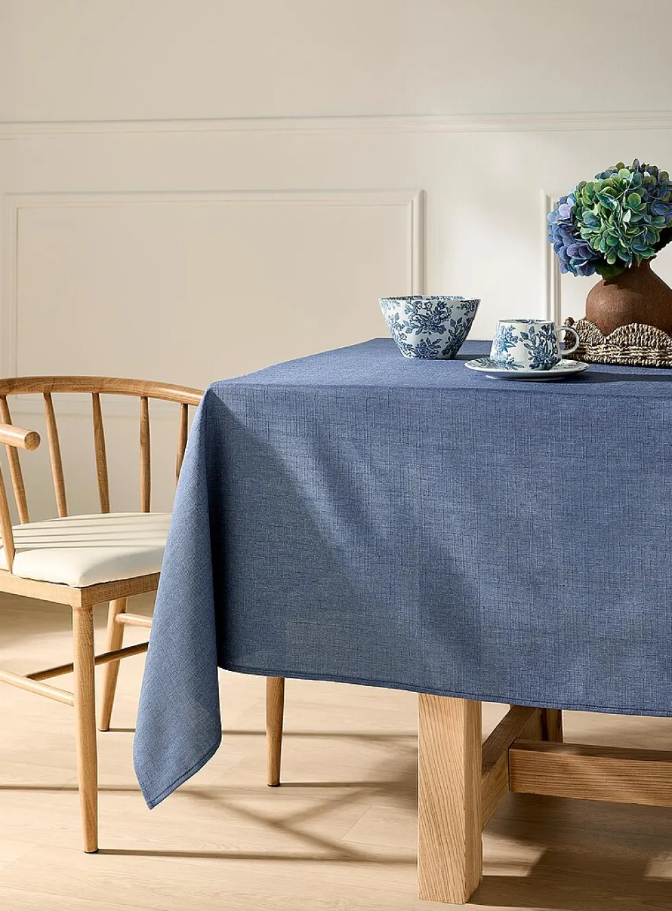 Denim blue textured tablecloth