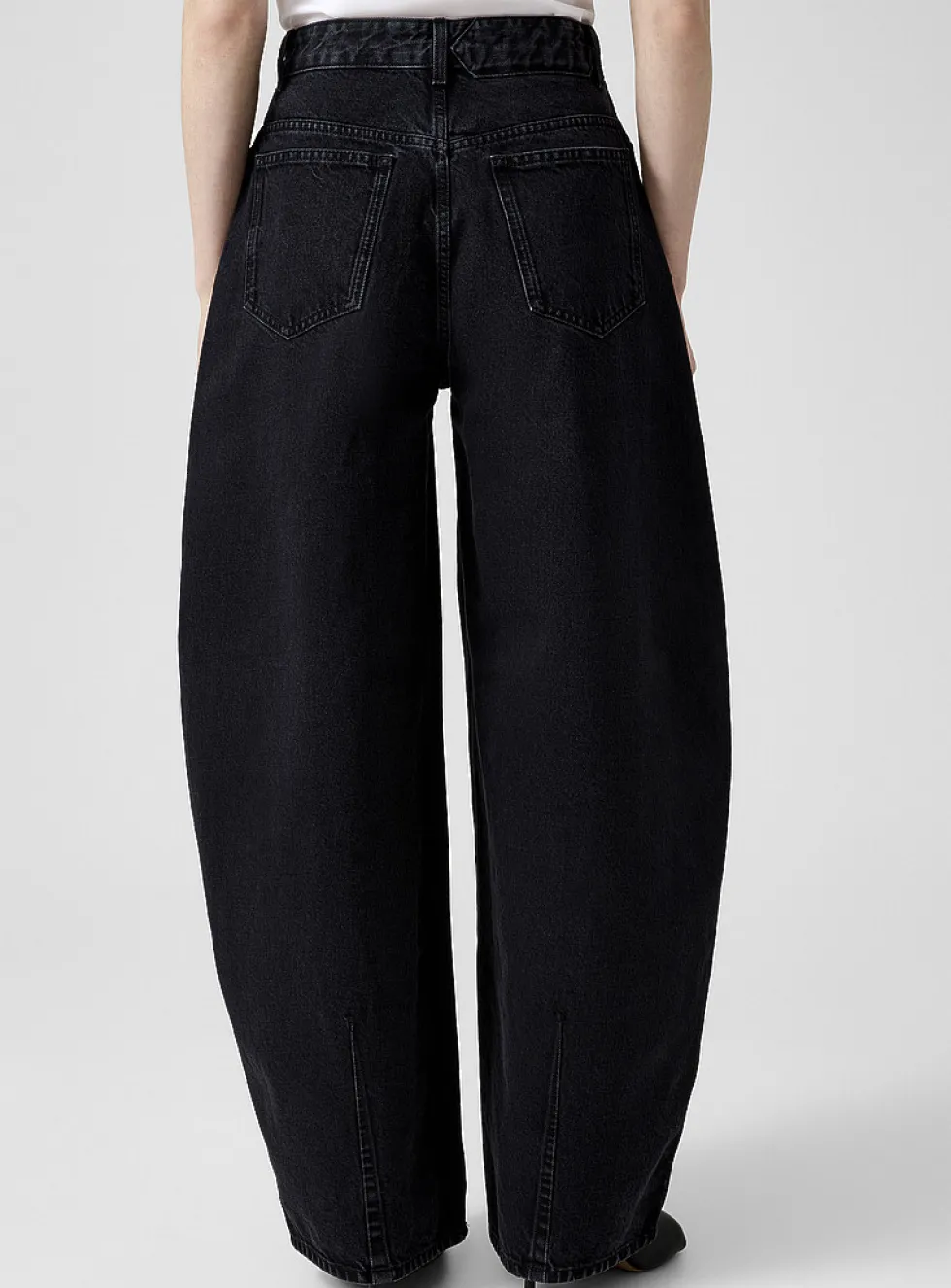 de-Nîmes Ovalo structured barrel jean