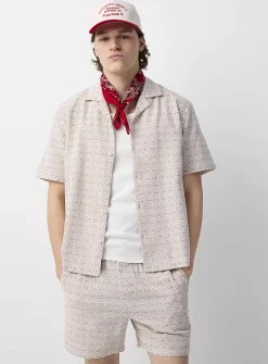 Diamond pattern textured camp shirt